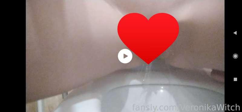 Peeing on the toilet 🚽

#pee #peeing #piss #peefetish #peeingfetish #pissfetish #pissing  #goldenshower 
#longhair #greneyes #darkhair #brunette #slim #petite #skinny #watersports #toilet #toiletfetish
