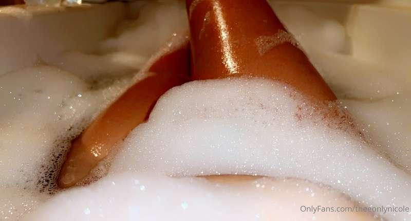 who wants to see what's underneath 👀 tips are always greatly..