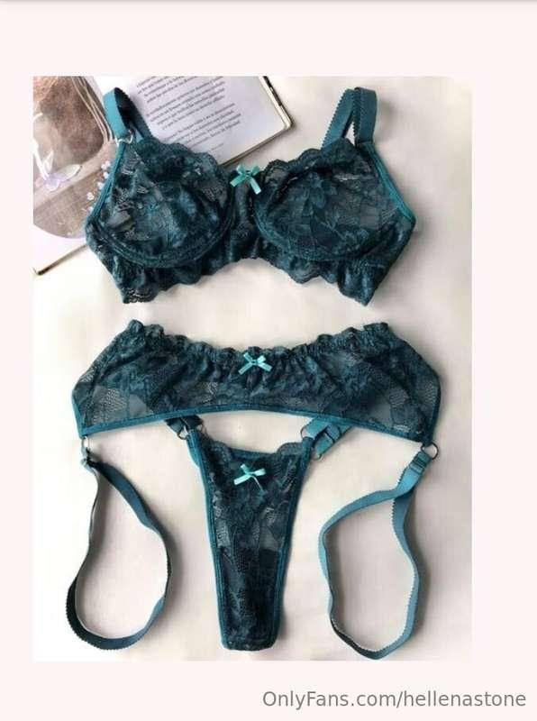 hii guyss I wanna buy some new clothingg to make content in…..