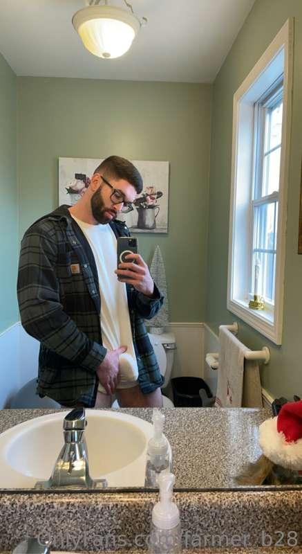 Love playing with my dick 😜. New content coming today 🌶️