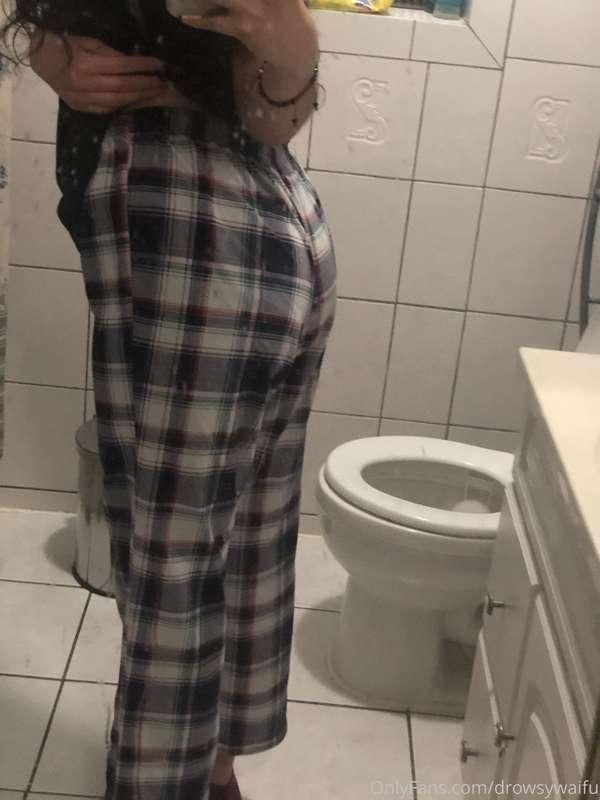On vs off lol Im usually always in sweatpants and pjs cause ..