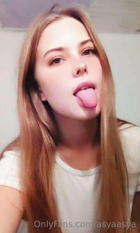 nice sexy kitty is ready to please you in everything😋👅👄