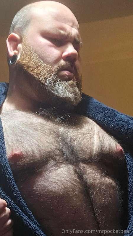 Daddy's furry goodness 😍 😳 