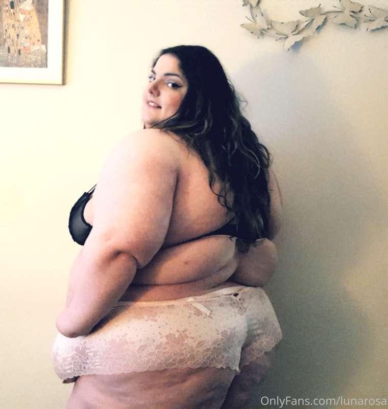 A rare booty pic! More to come