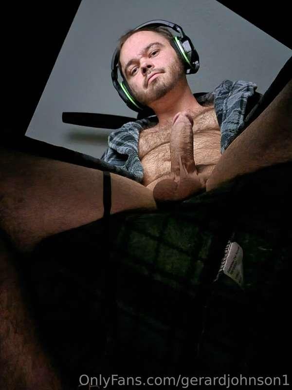 Would you game with me? 🎮