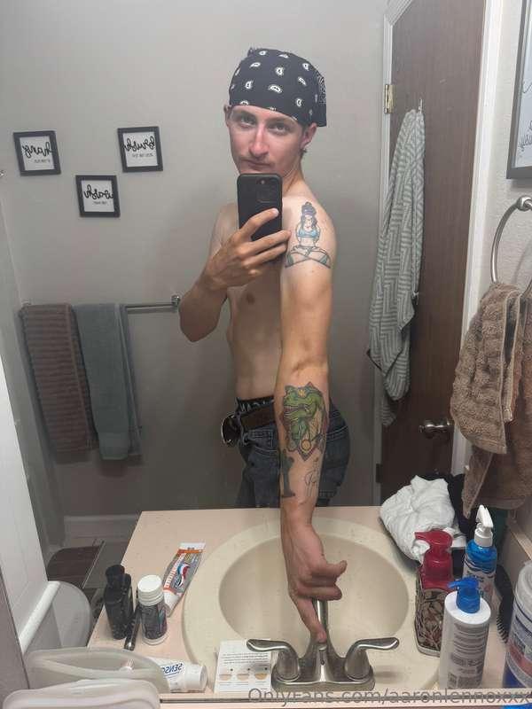 aaronlennoxxx image #0
