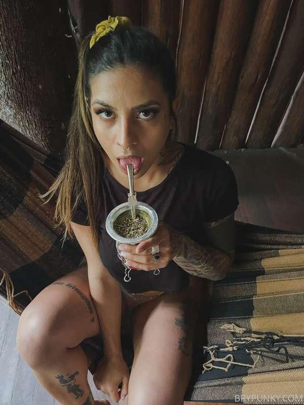 It's time to drink some Mate with me.