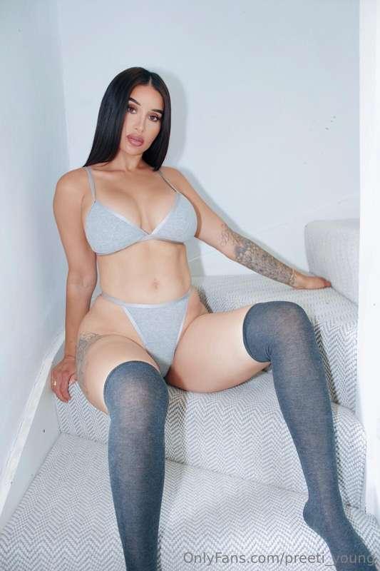 Use that big juicy dick on me 