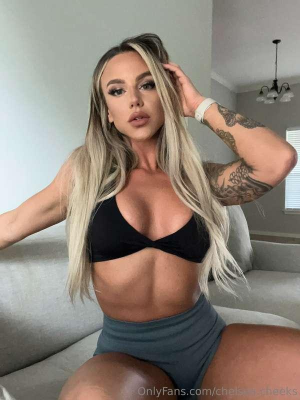 put your cock in my mouth daddy.. it's thirsty thursday 🍆💦👅