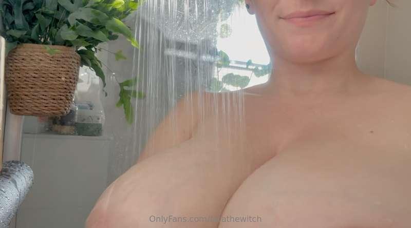 Up close, watch me wash the girls 😉