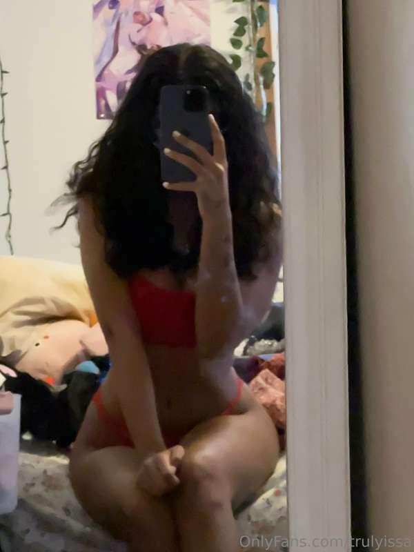 I sent hot pics to ur DMs 💋
