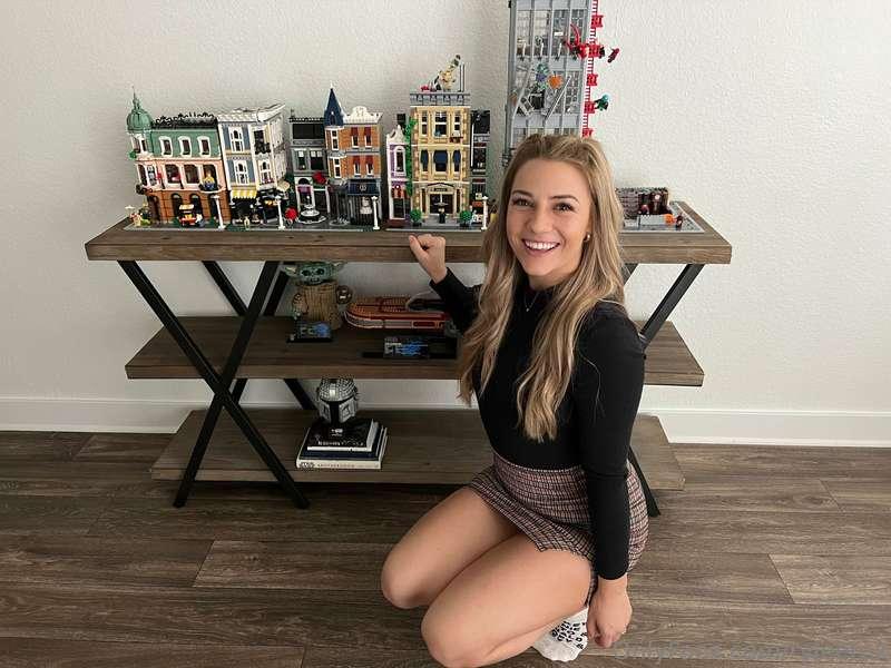 Finally got some of my Lego collection moved in with me!☺️ H..