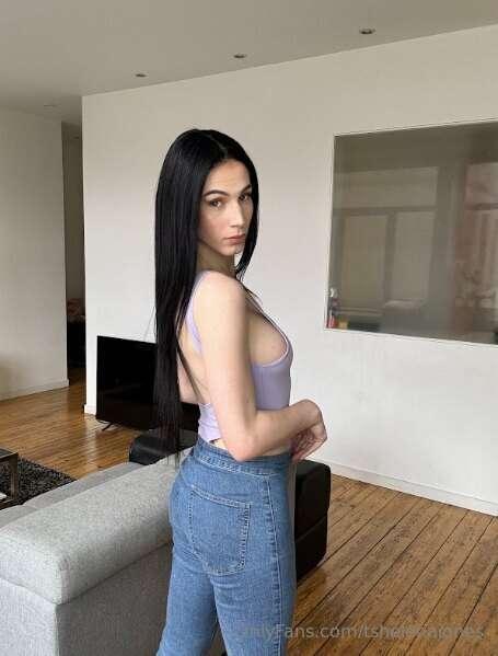 Do you like when a trans makes the first move?👀
