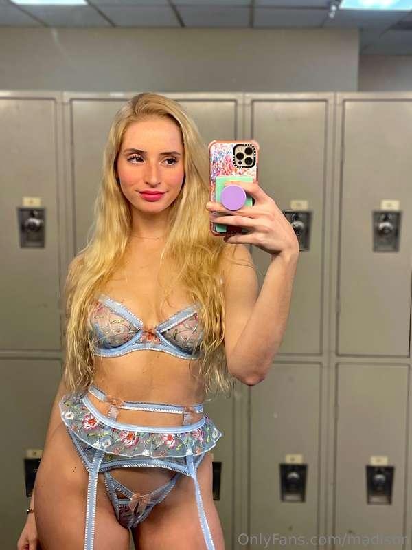your dream laced in blue 💦
