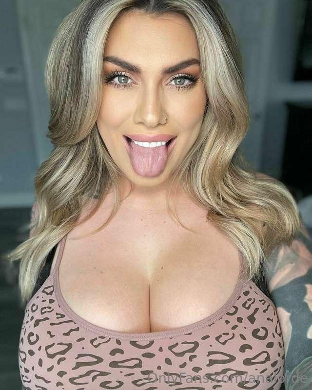Let me taste your cum💦 @ana.vip