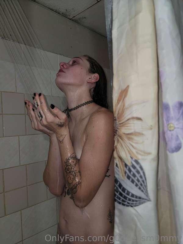 g0ddessm0mmy main image