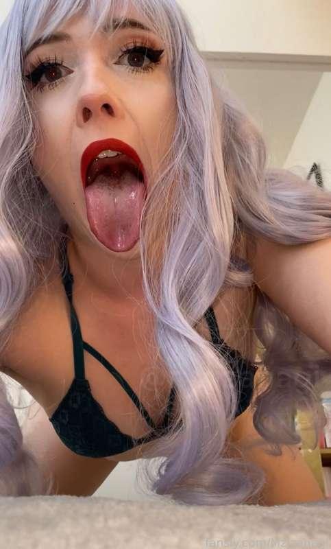 i found you my tiny little snack!!! 🫶💗 teasing on all fours and swallowing gummy bear - from a custom request ✨☀️✨

sorry for the slow post ive had a difficult week with my mental health ☹️ i hope you are all ok 💗🐇☀️

$5 or free on giantess tier

#vore #giantess #drool #saliva #spit #mouth #fetish #kink #goddess #macrophilia #digestion#domme #giantwoman #licking #tongue #longtongue #young #fyp #pale #pussy #tummy #stomachfetish