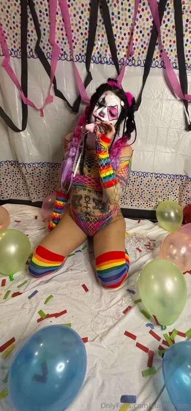 Pt2:) do u guys like my clown shoots???