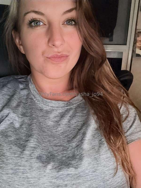 Going LIVE tomorrow at 9PMISH central 🩵Pencil me into your s..