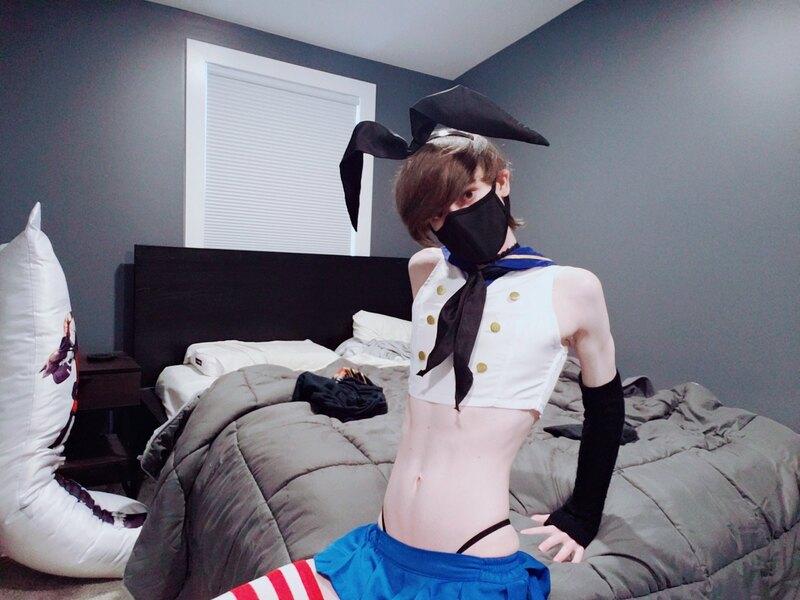 Set sail with this Shimakaze picture set! Hope you guys like..