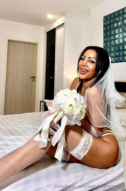 looking for my groom-to-be 🥰💋