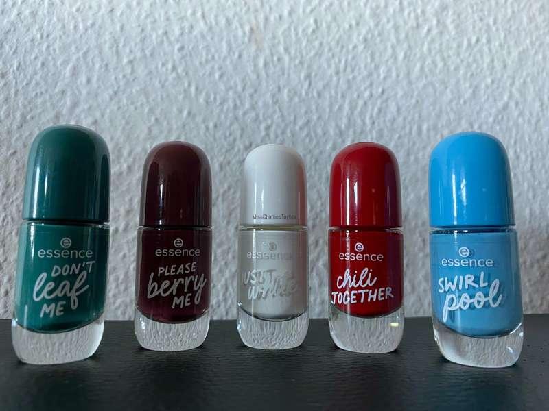 Help me pick a nailpolish colour so you can simp for my feet..