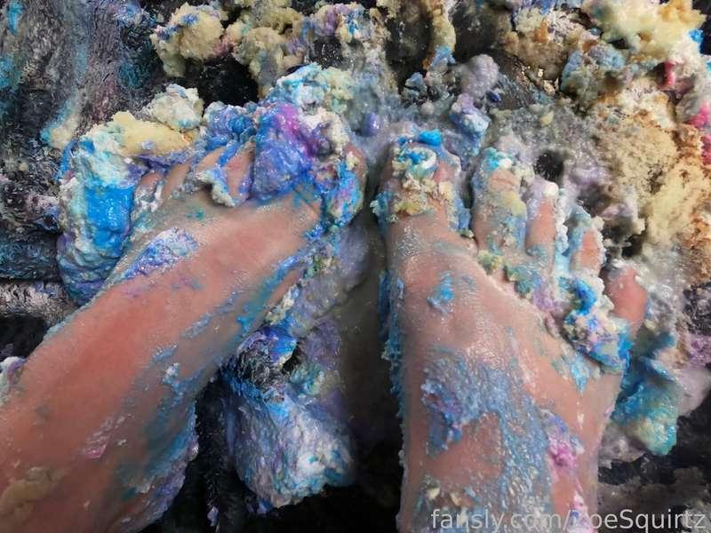 zoesquirtz image #10