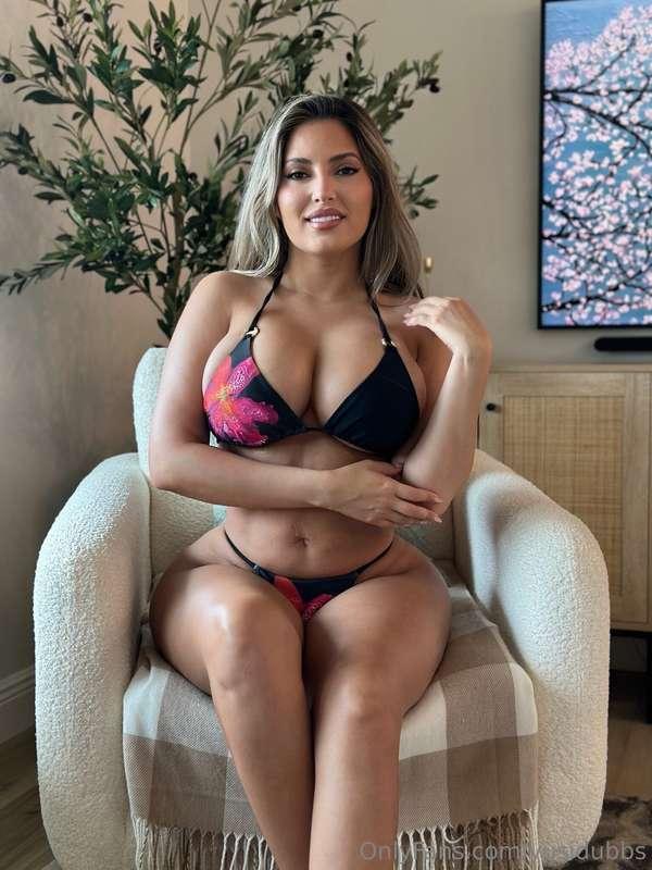 I like this bikini, what about you?🤭
