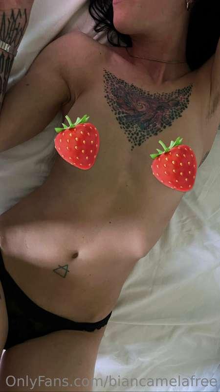 Passa al altro profilo x mangiare le fragole e🍓
@biancamela