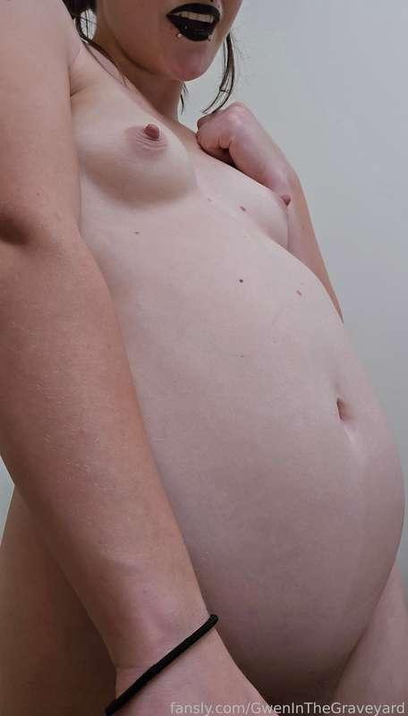 gweninthegraveyard image #7