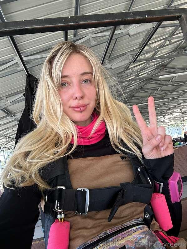 Should I do naked skydiving? 👀