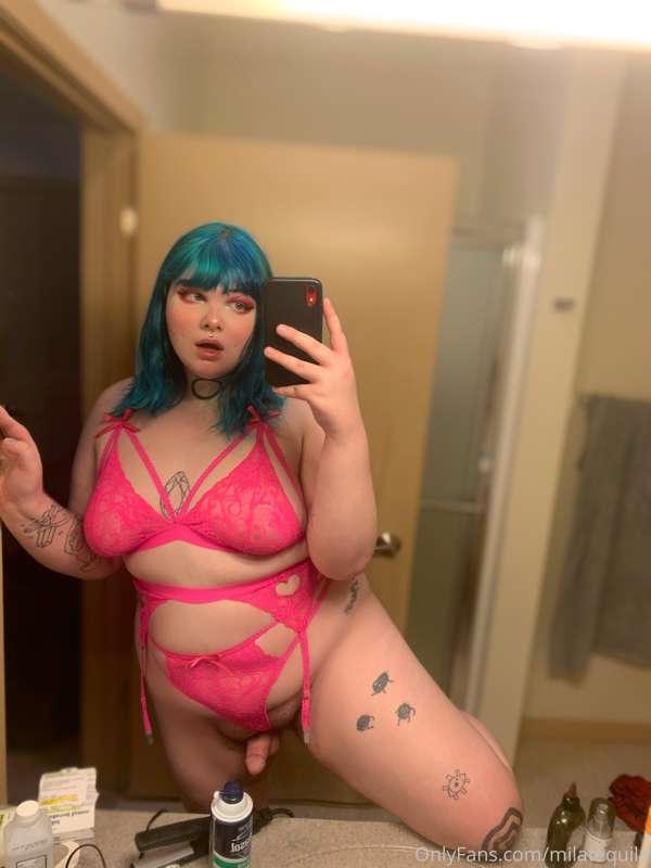 Cutie with a booty 😍