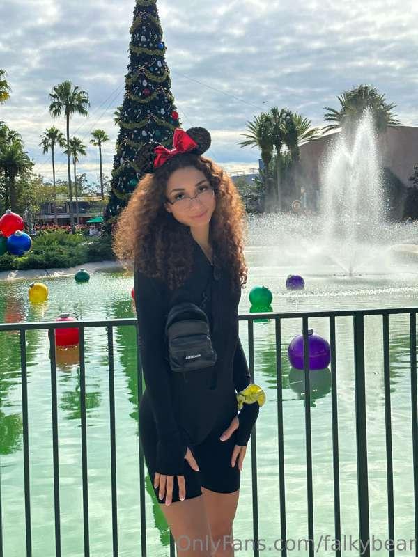 sorry ive been at disneyworld for vacation! i’ll be going ba..