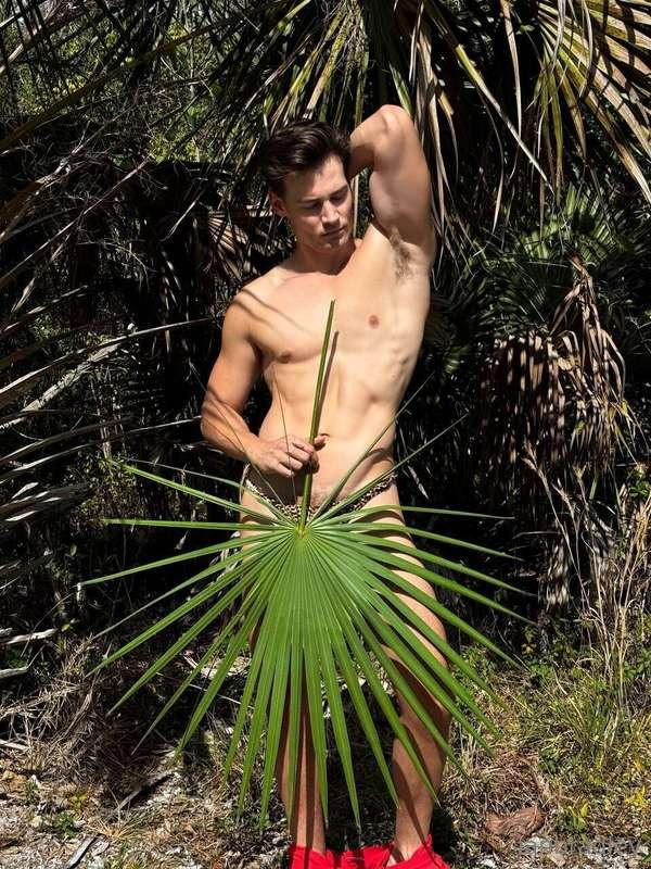 🔥 Weekend Escape with Yan — Only on OnlyFans 🔥Ready for 3 da..
