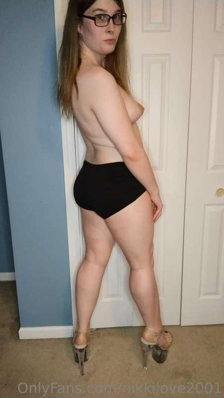 Hey my lovely subscribers !, hope you enjoy cumming to these..