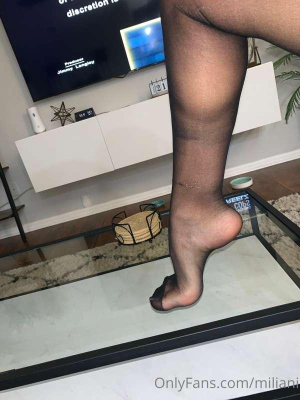 sexy sheer nylons 🔥