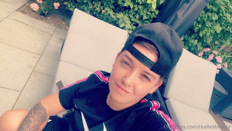 Should we have some fun? DM me now!😈