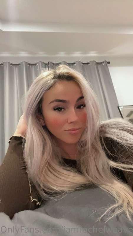 i would love to have so fun with you rn🙊🙊 dm if you're alone..