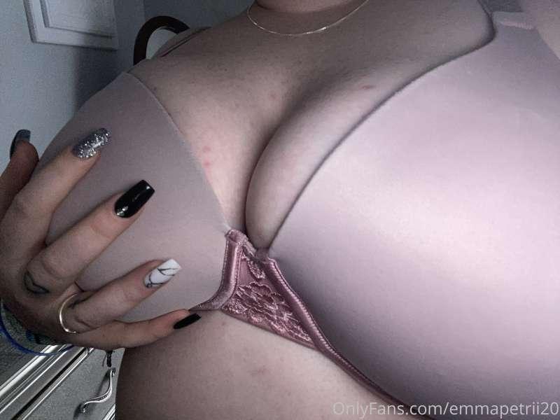 Hey daddy if youre online msg me!!