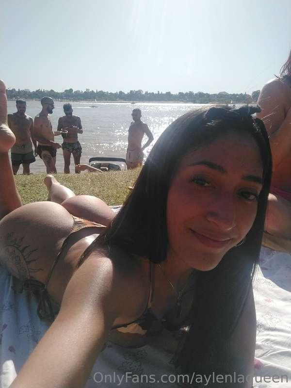 @aylenlaqueen  le gusta el sexo en todas las poses, nunca es..