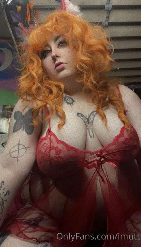 Reminder I do custom content along with I have a paid accoun..