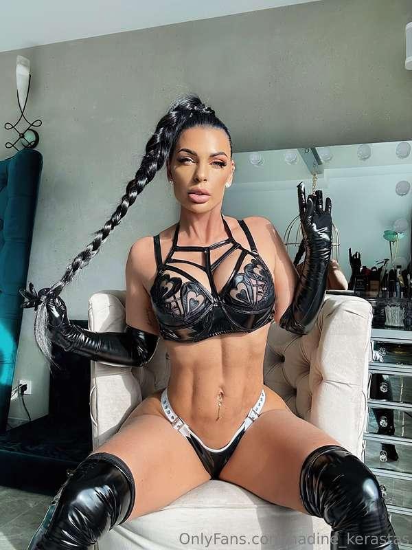 Are u ready ??? 🖤 …don’t miss out I’m waiting on you !!