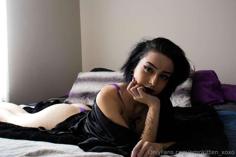 I have high standards and a dirty mind. Are you up for the c..
