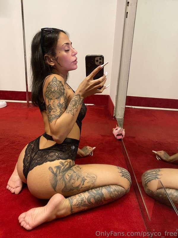 a chi piace scopare davanti lo specchio ? 🔥 io lo adoro 😈