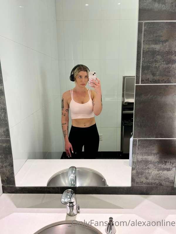 back to getting sweaty at the gym (my ass is kinda coming ba..