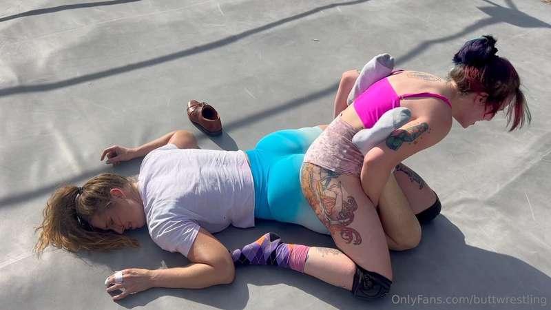 buttwrestling image #1