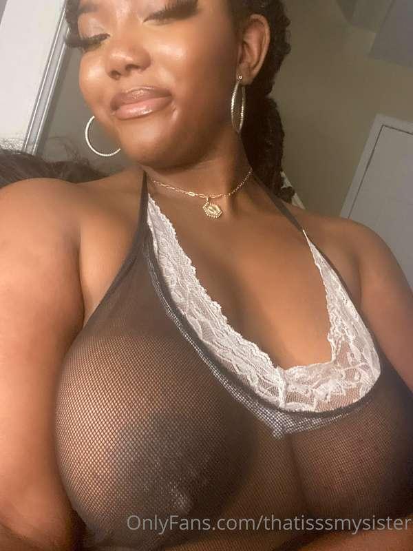 Last titty Tuesday of the year 🍒🤤