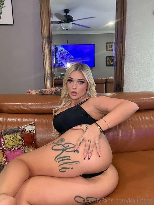 spread my cheeks🍑