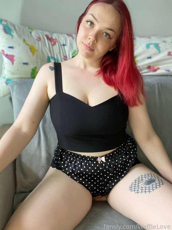 I catch your eyes on me🙈

#fyp #redhead #wetpussy #boobs #tits #nude #bigboobs #pussy #teen #bigtits