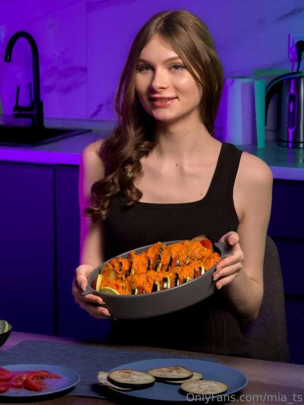 Mmm, I love to cook too! For the New Year, I prepared a feas..